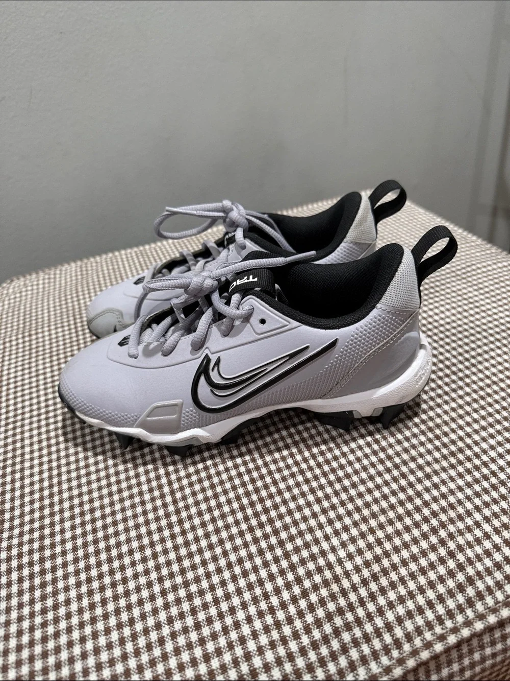 Nike Trout Kids Gray and Black baseball Cleats